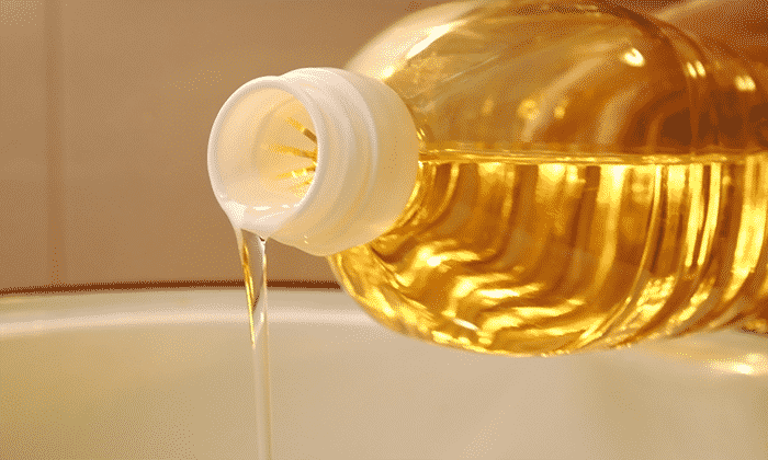 EatingWell: Is canola oil toxic or bad for you?