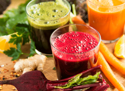 EatingWell: Check out the health benefits of juicing vs. smoothies