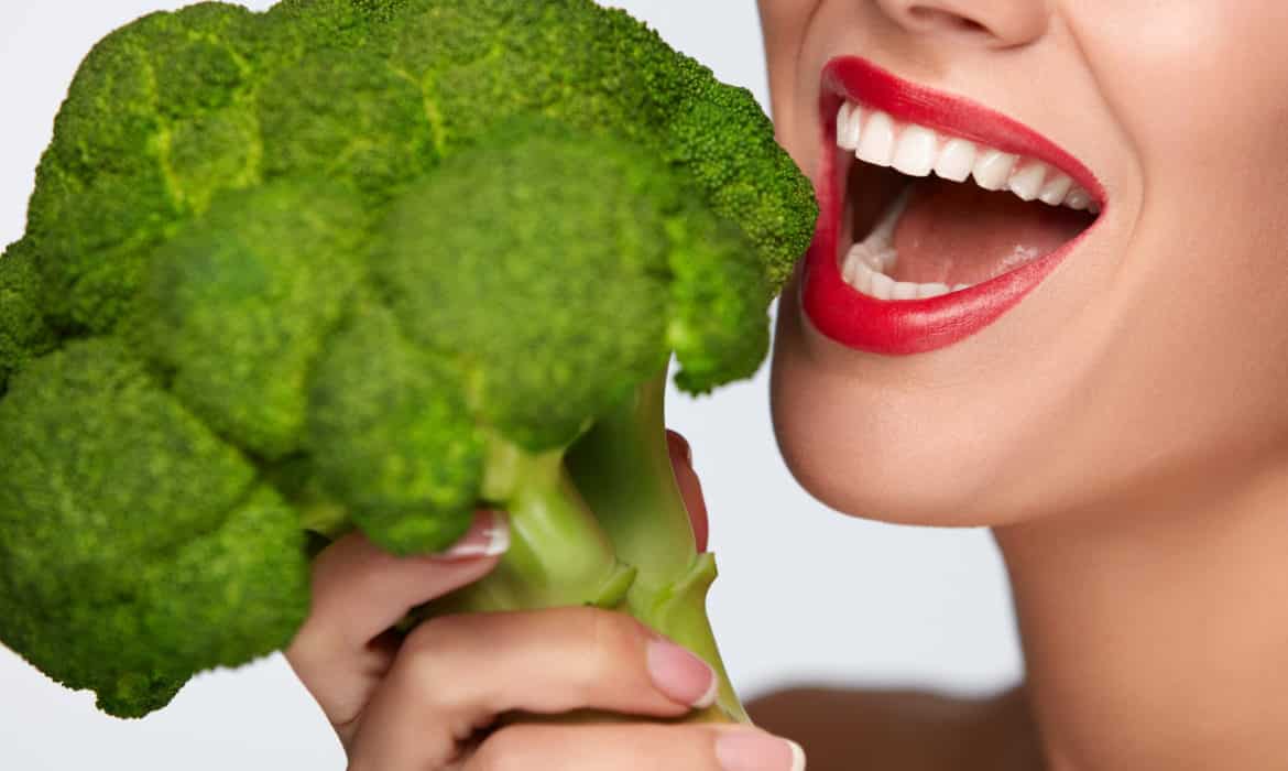 What to Eat (and Not Eat) for Healthy Skin