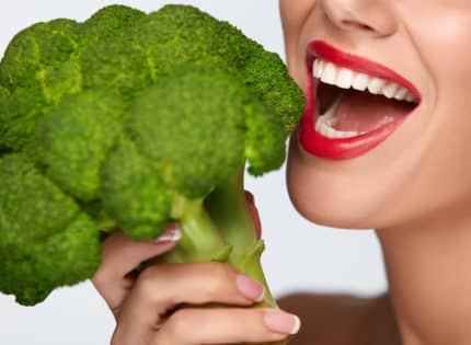 What to Eat (and Not Eat) for Healthy Skin
