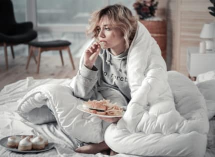 How to Control Stress Eating When the Pressure Is on