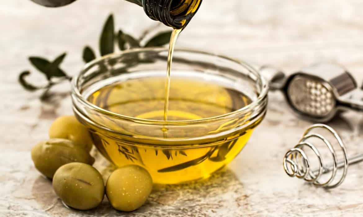 Olive Oil or Coconut Oil: Which Is Worthy of Kitchen-Staple Status?