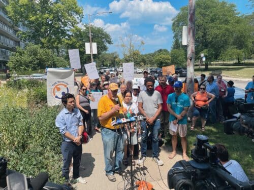 Community members and local politicians gather outside Weiss Memorial Hospital on Aug. 8, 2025 / Photo by Katie Scarlett Brandt