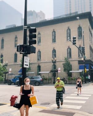 People crossing a street in downtown Chicago